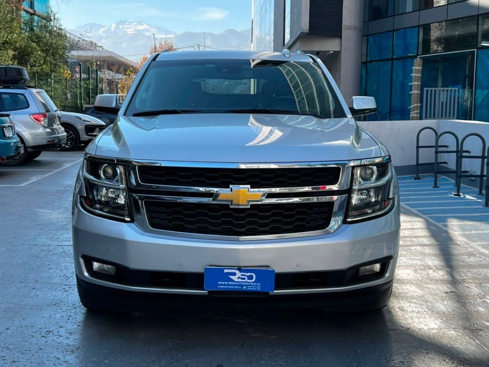 Chevrolet SUBURBAN LT 4WD 5.3 2017 - Foto 2 de 10