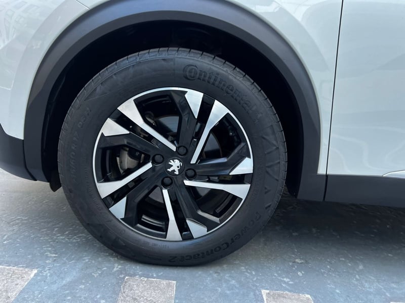 Peugeot 2008 BLUE HDI EAT8 1.5 AT 2023 - Imagen 8 de 10