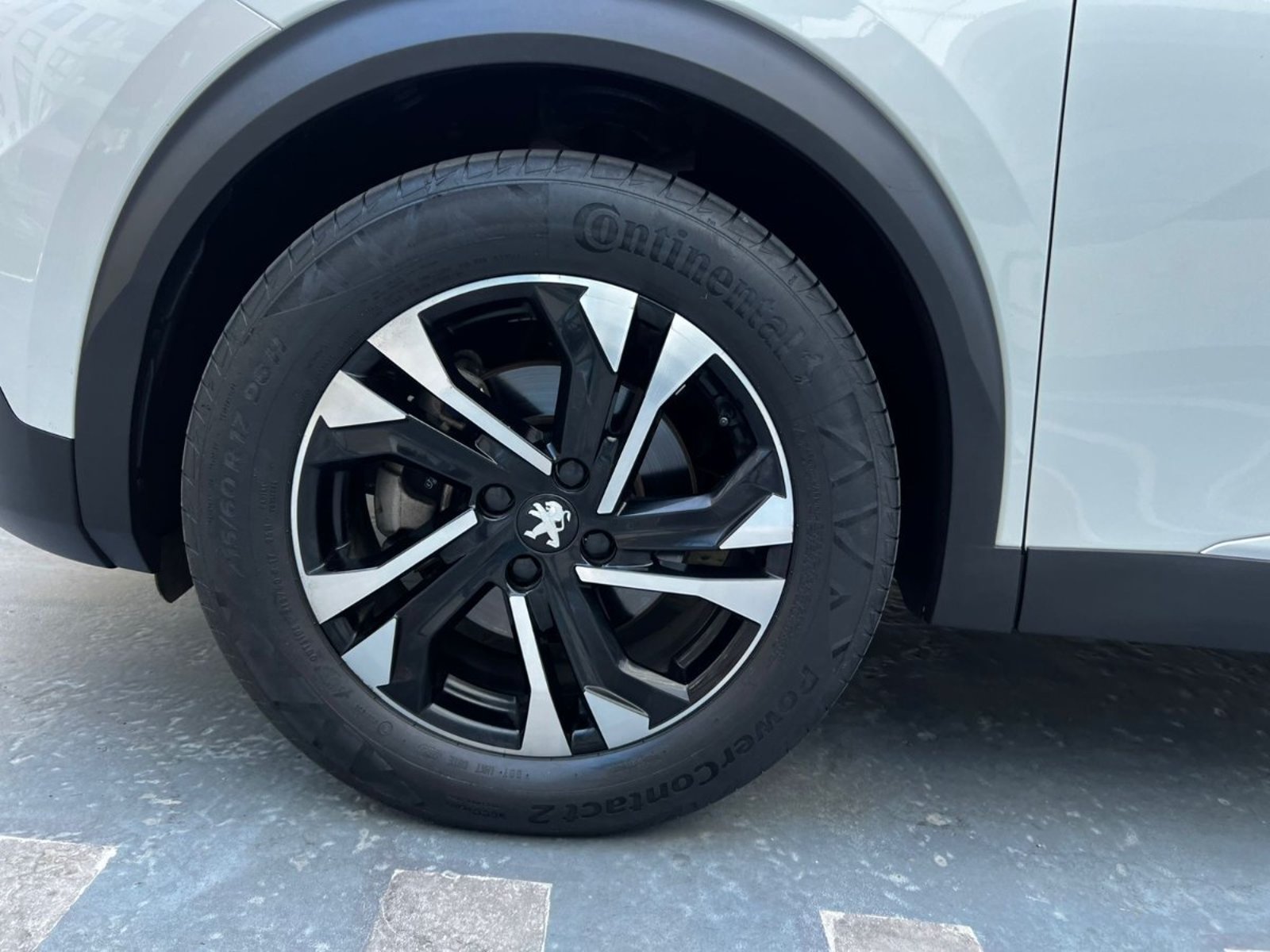 Peugeot 2008 BLUE HDI EAT8 1.5 AT 2023 - Imagen 8 de 10