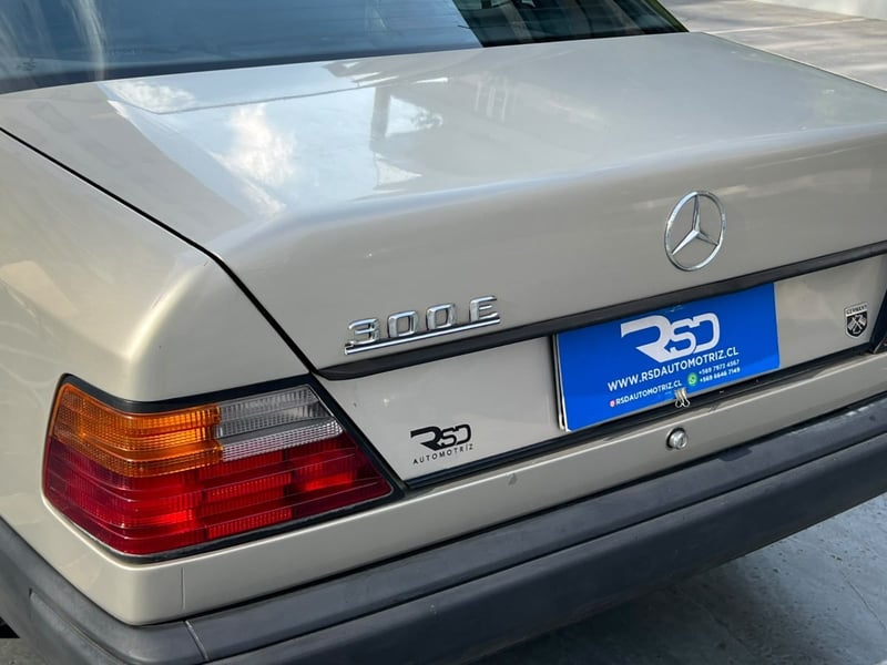 Mercedes-Benz 300E W124 1985 - Imagen 7 de 10