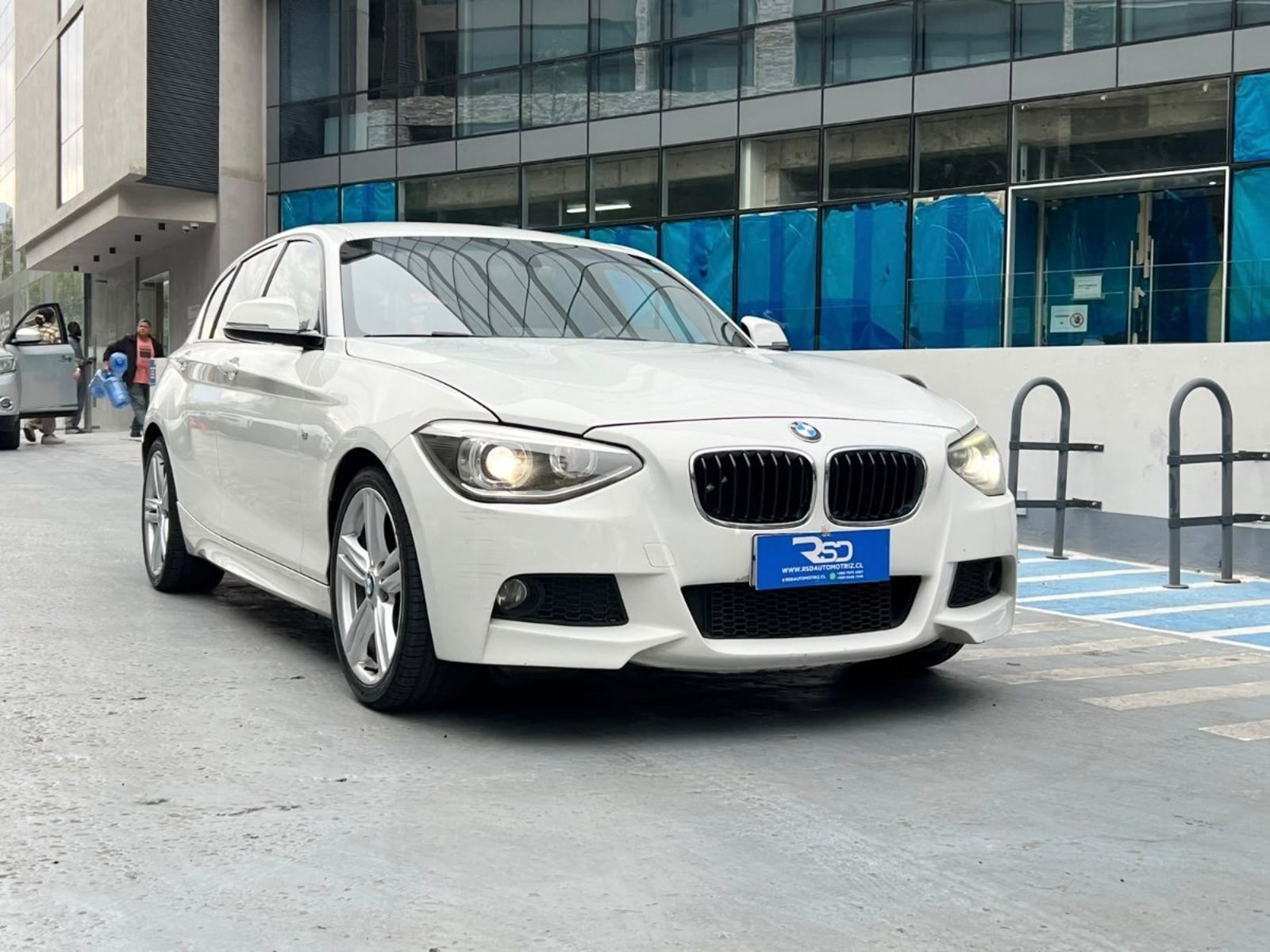 BMW 116D SPORT DIESEL 2.0 AT 2015 - Foto 3 de 10