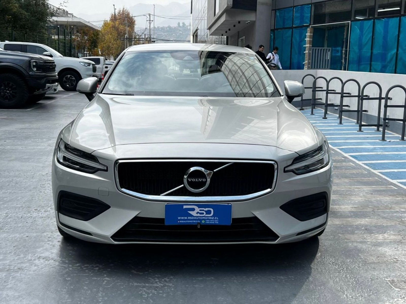 Volvo S60 MOMENTUM B4 2.0 2022 - Foto 2 de 10