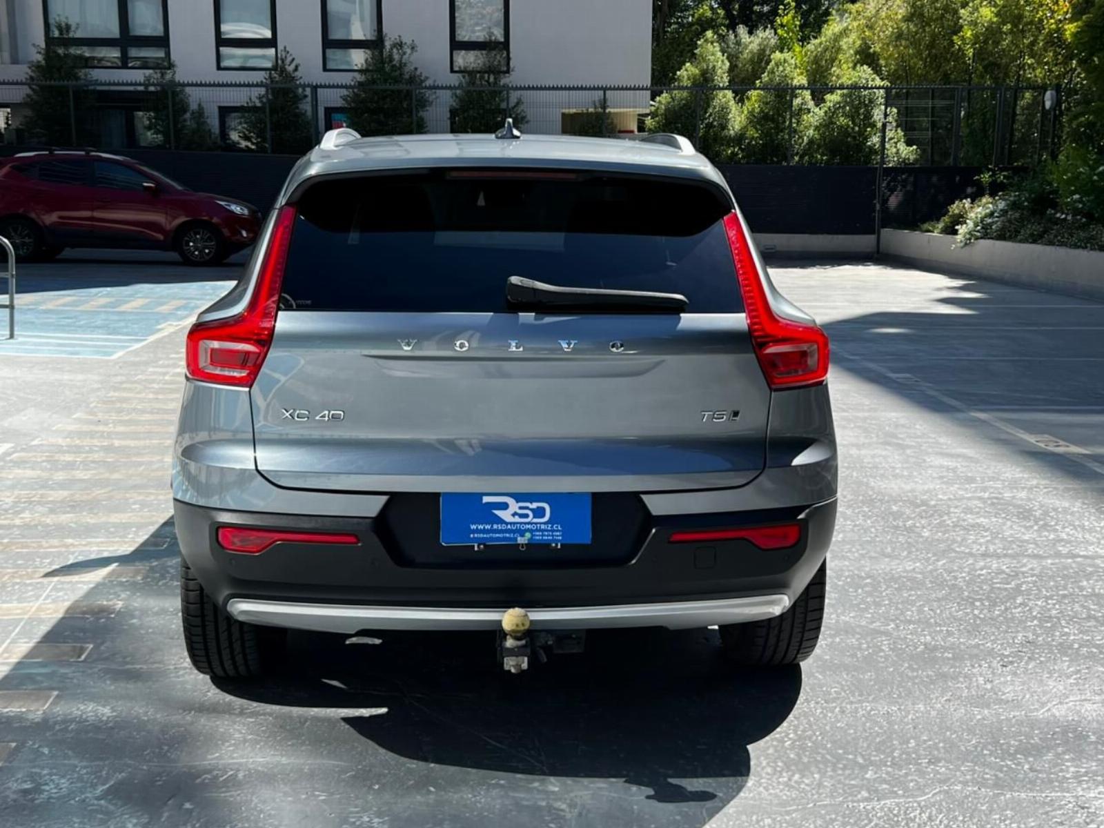 Volvo XC40 MOMENTUM T5 AWD 2.0 2018 - Foto 5 de 10