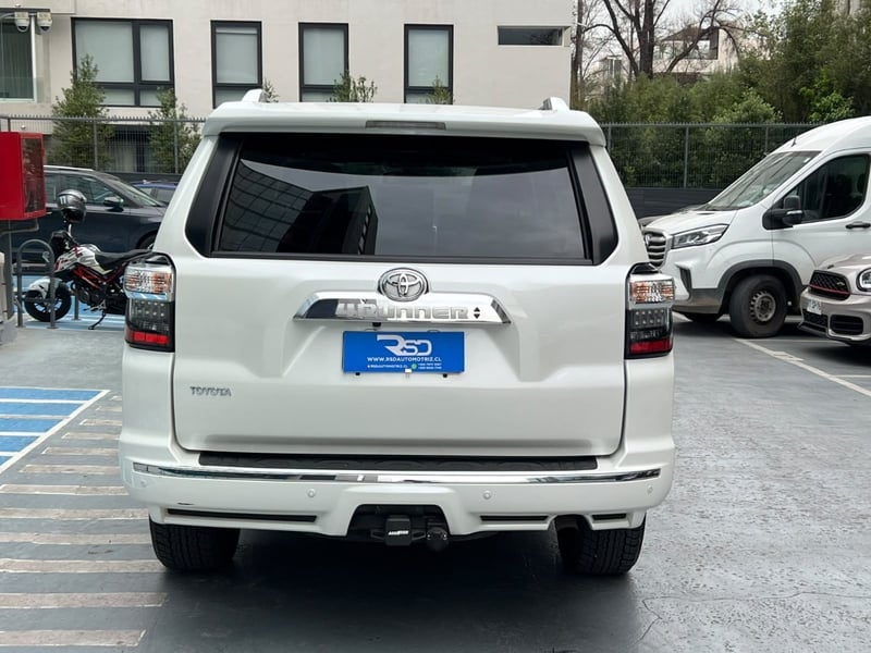 Toyota 4 RUNNER LIMITED 4x4 2023 - Imagen 5 de 10