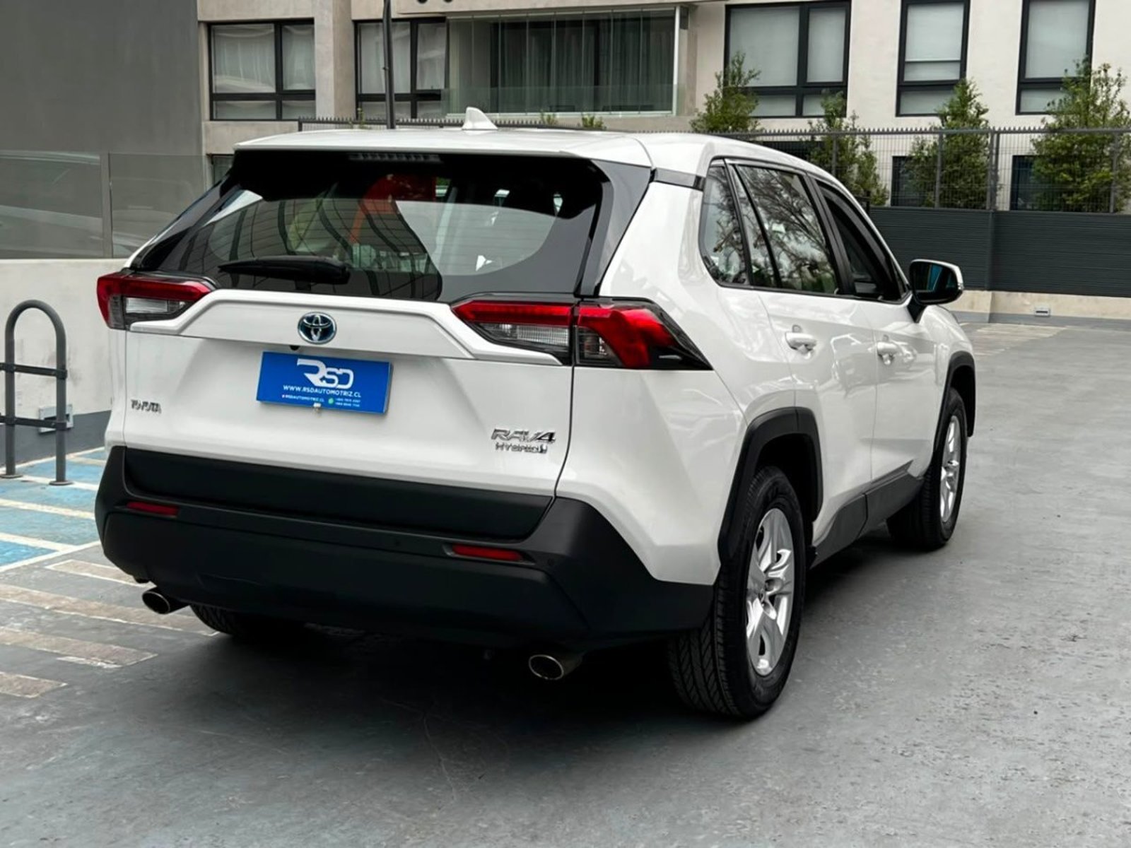 Toyota RAV 4 XSE CVT 2.5 HÍBRIDO 2019 - Imagen 4 de 10