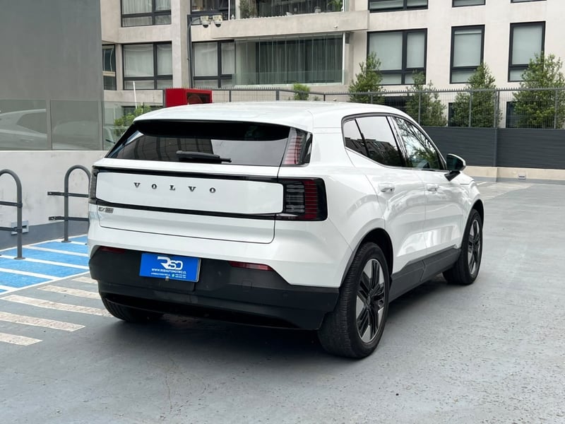 Volvo EX30 E60 ULTRA 2025 - Imagen 4 de 10