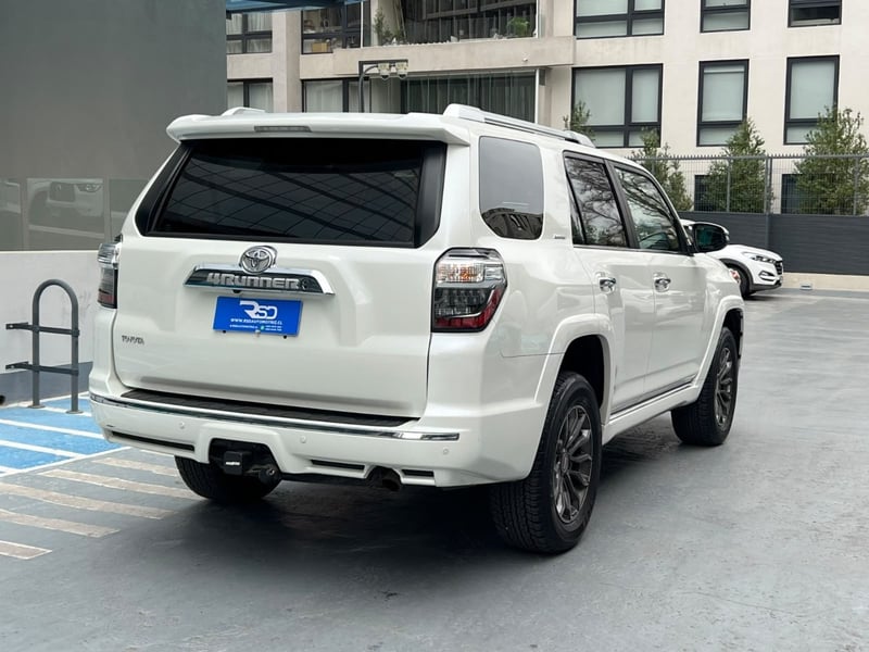 Toyota 4 RUNNER LIMITED 4x4 2023 - Imagen 4 de 10