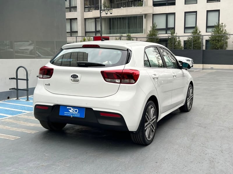 Kia RÍO 5 EX SPORT 1.6 MT 2018 - Imagen 4 de 10