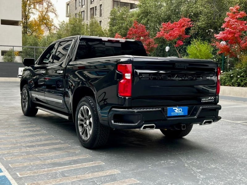 Chevrolet SILVERADO HIGH COUNTRY 3.0 DIESEL 2023 - Imagen 6 de 10