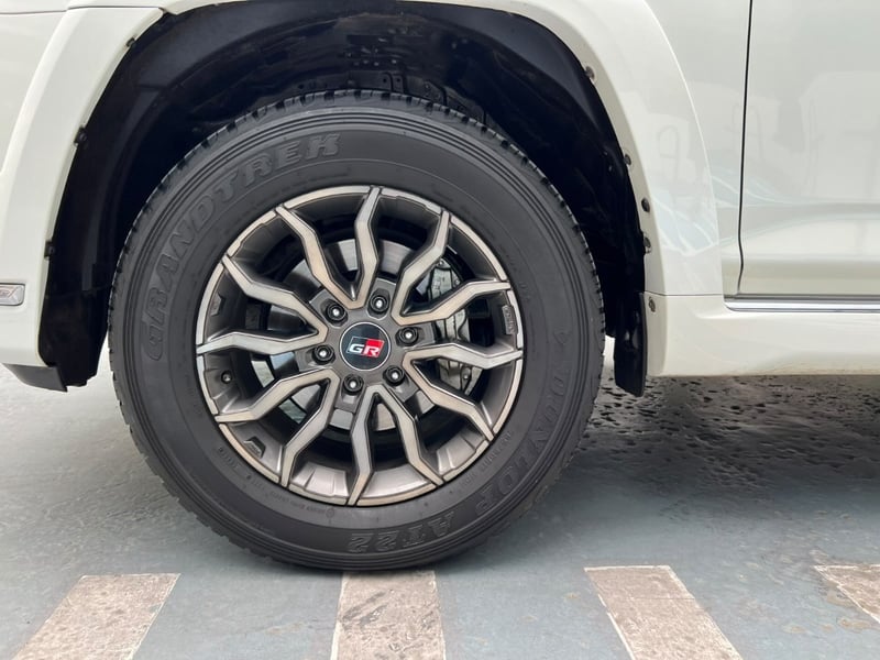 Toyota 4 RUNNER LIMITED 4x4 2023 - Imagen 9 de 10