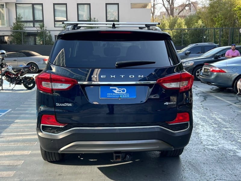 SsangYong REXTON GLX 4X4 AT 2020 - Imagen 5 de 10