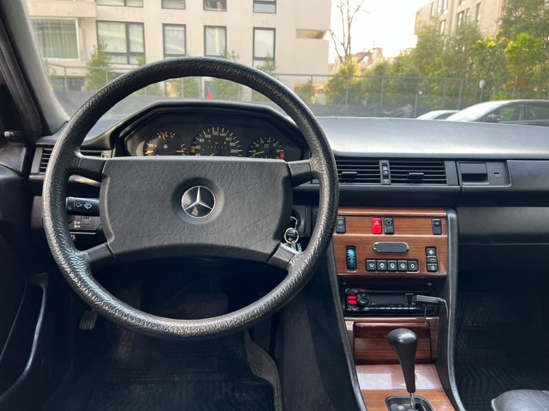 Mercedes-Benz 300E W124 1985 - Imagen 10 de 10