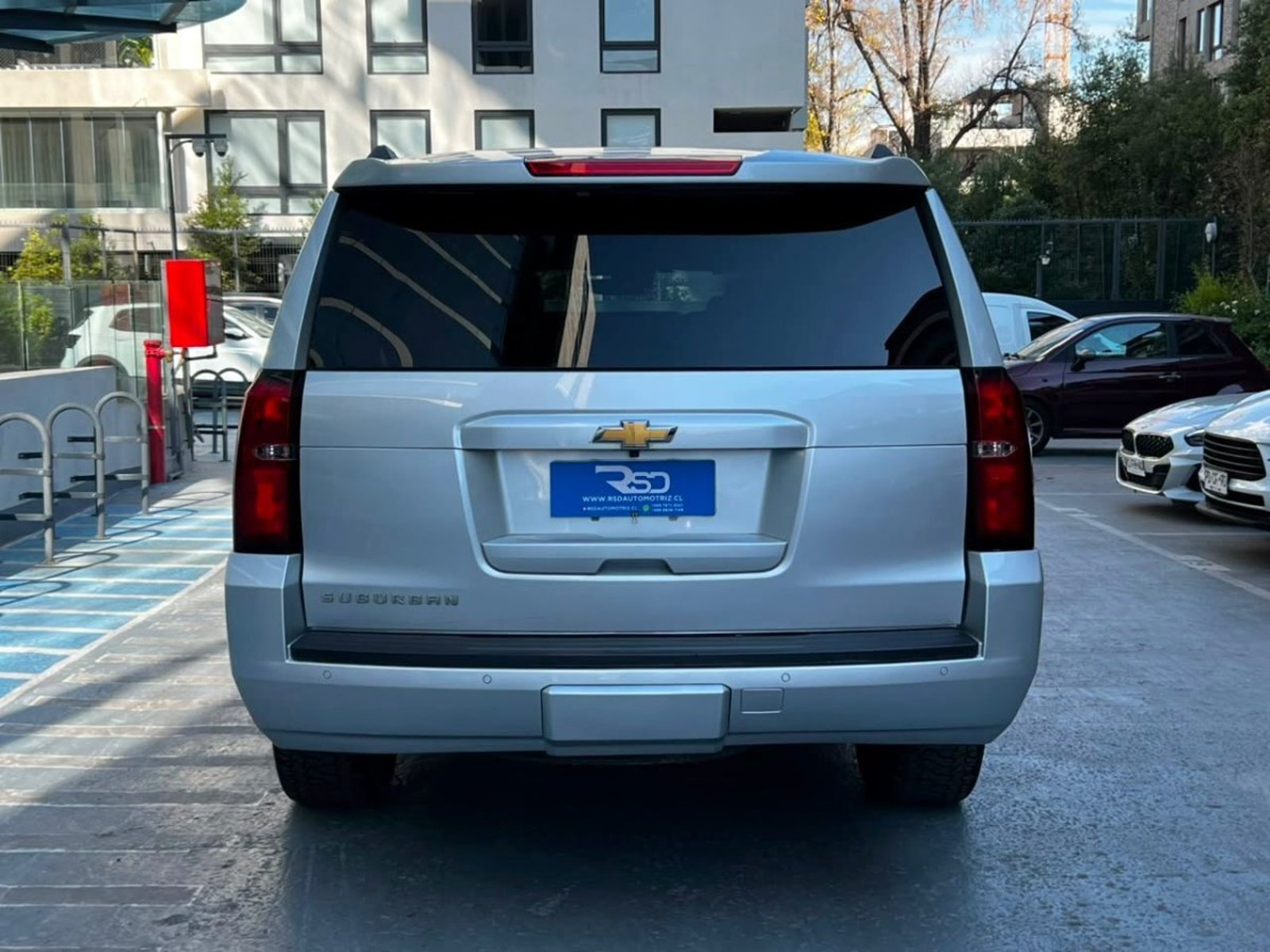 Chevrolet SUBURBAN LT 4WD 5.3 2017 - Foto 5 de 10