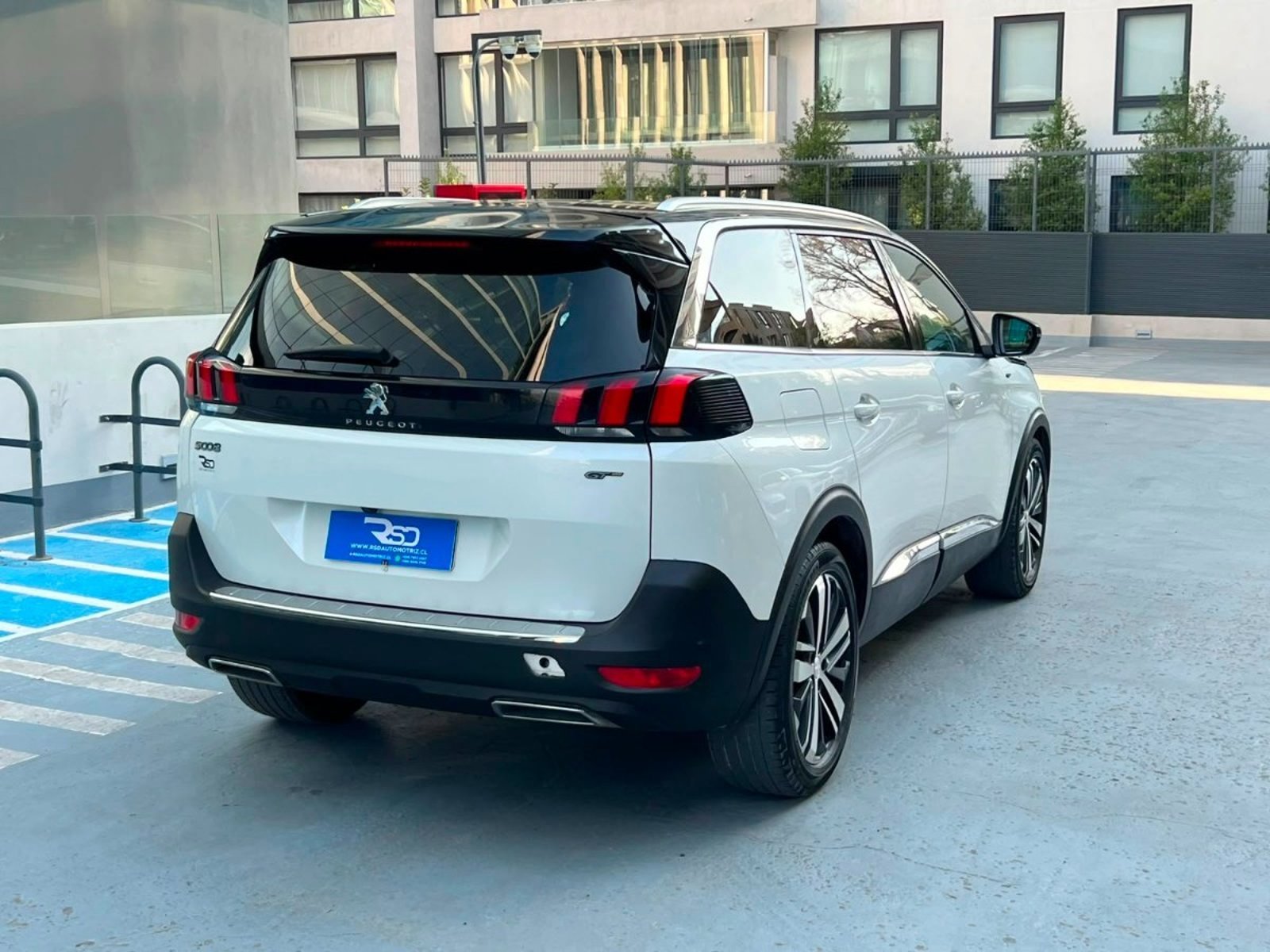 Peugeot 5008 GT BLUEHDI 2.0 AT 2018 - Foto 4 de 10