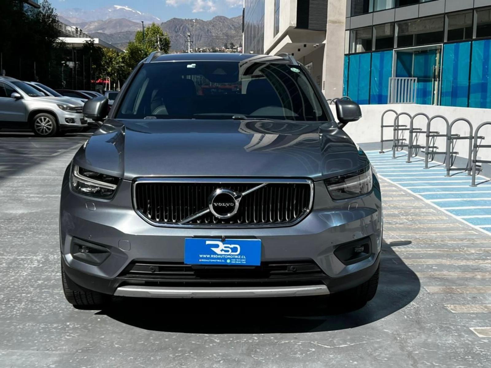 Volvo XC40 MOMENTUM T5 AWD 2.0 2018 - Foto 3 de 10
