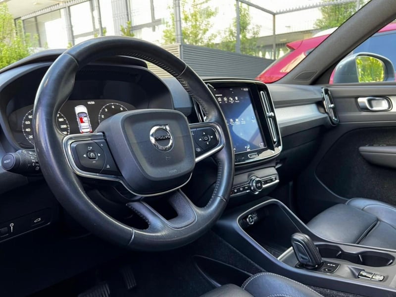 Volvo XC40 MOMENTUM T5 AWD 2.0 2018 - Imagen 9 de 10