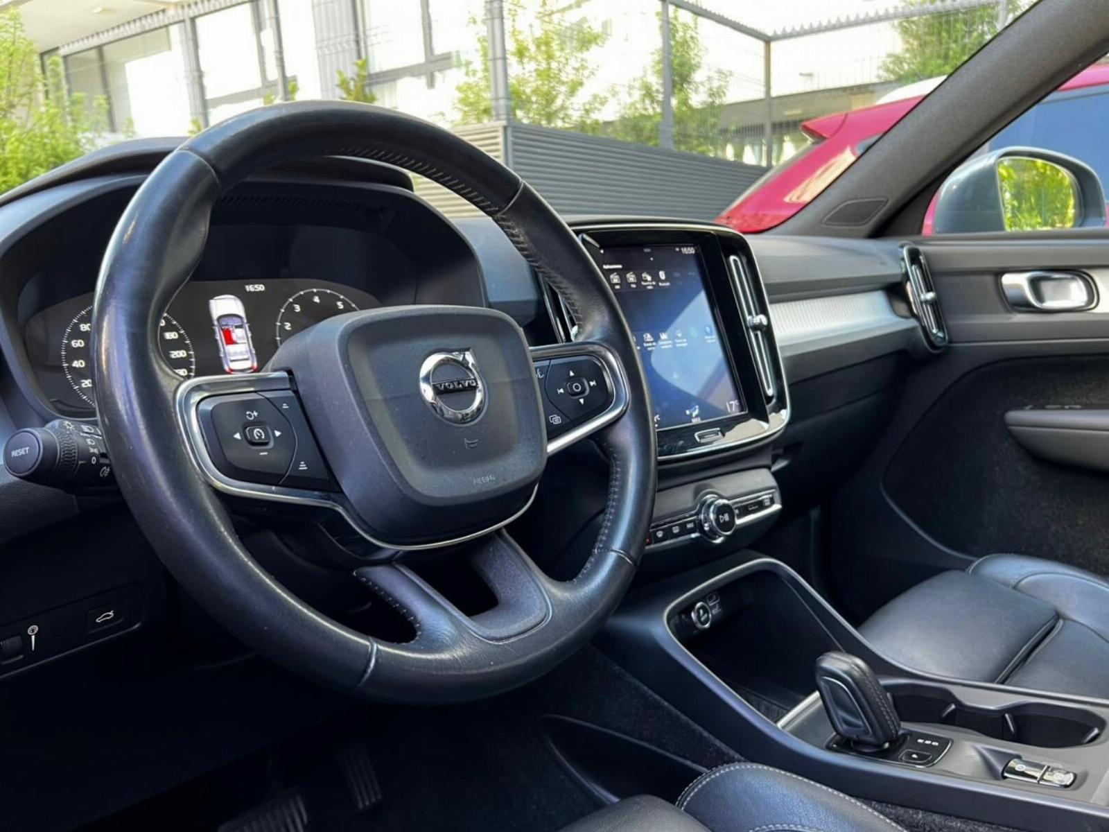 Volvo XC40 MOMENTUM T5 AWD 2.0 2018 - Imagen 9 de 10