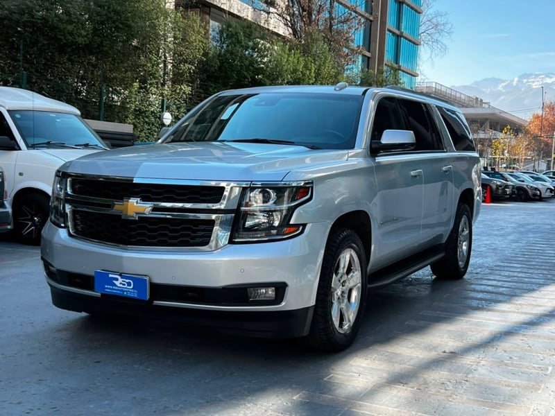 Chevrolet SUBURBAN LT 4WD 5.3 2017