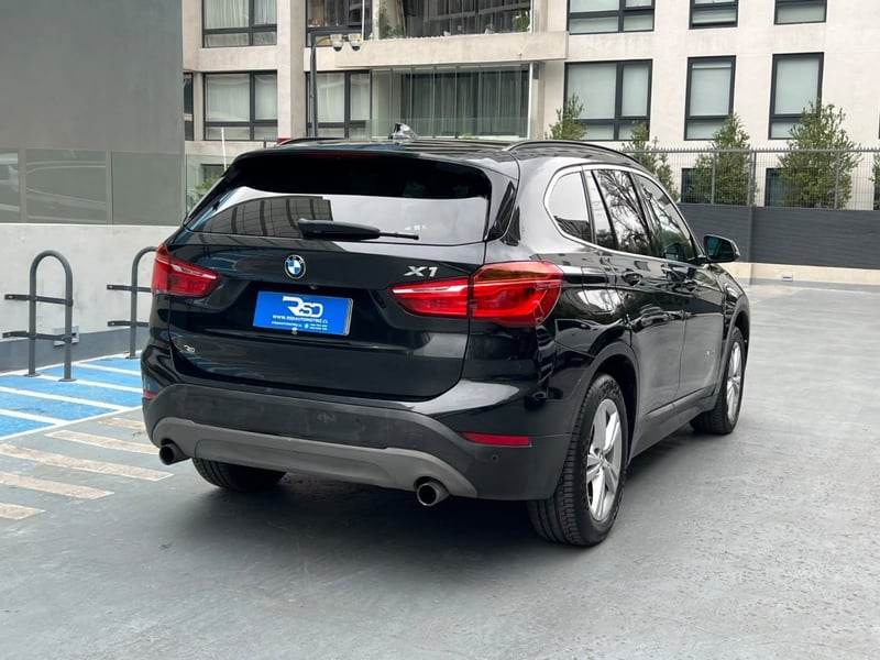 BMW X1 20i LUXURY SDRIVE 2.0 2017 - Imagen 4 de 10