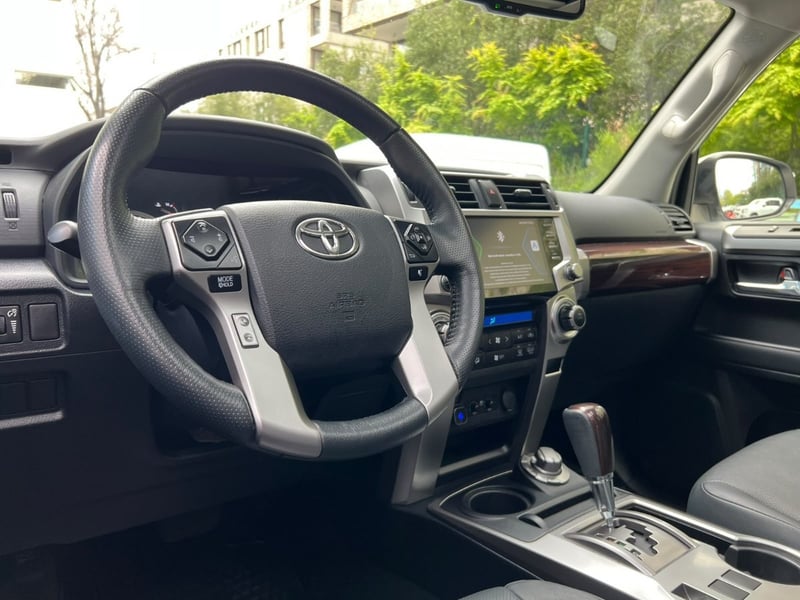 Toyota 4 RUNNER LIMITED 4x4 2023 - Imagen 10 de 10