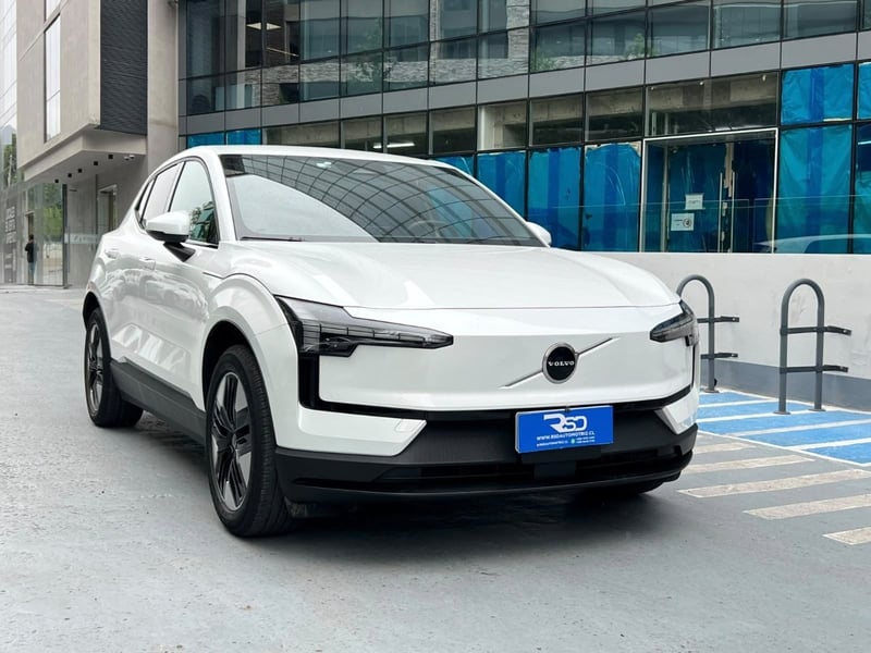 Volvo EX30 E60 ULTRA 2025 - Imagen 3 de 10