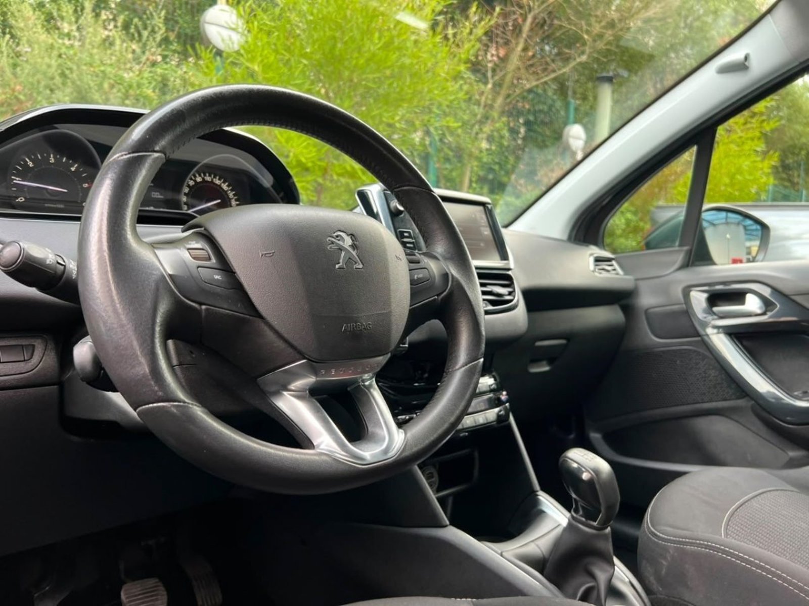 Peugeot 208 ACTIVE HDI 1.6 MT 2017 - Imagen 9 de 10