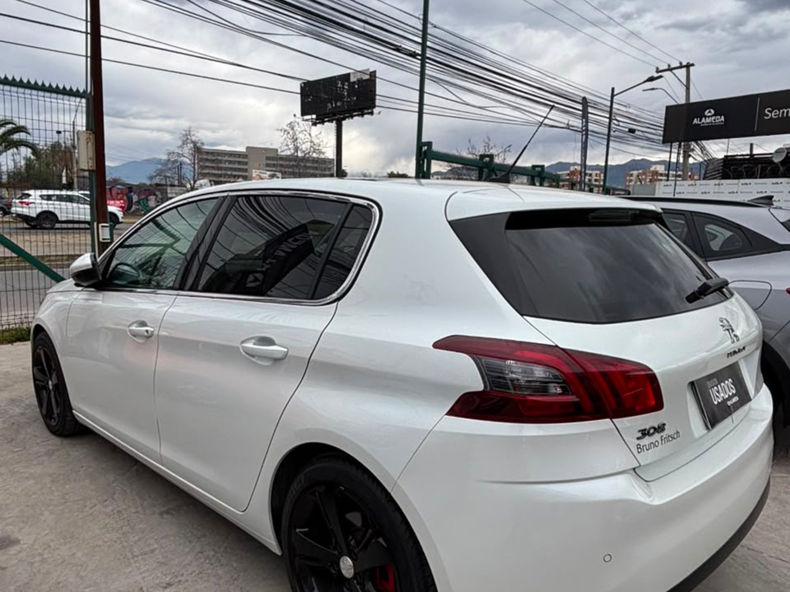 Peugeot 308 BLUE HDI 130 EAT8 1.5 AUT 2022 - Foto 3 de 7