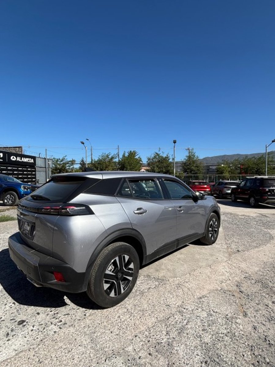 Peugeot 2008 ACTIVE 130 1.2 2025 - Imagen 4 de 9