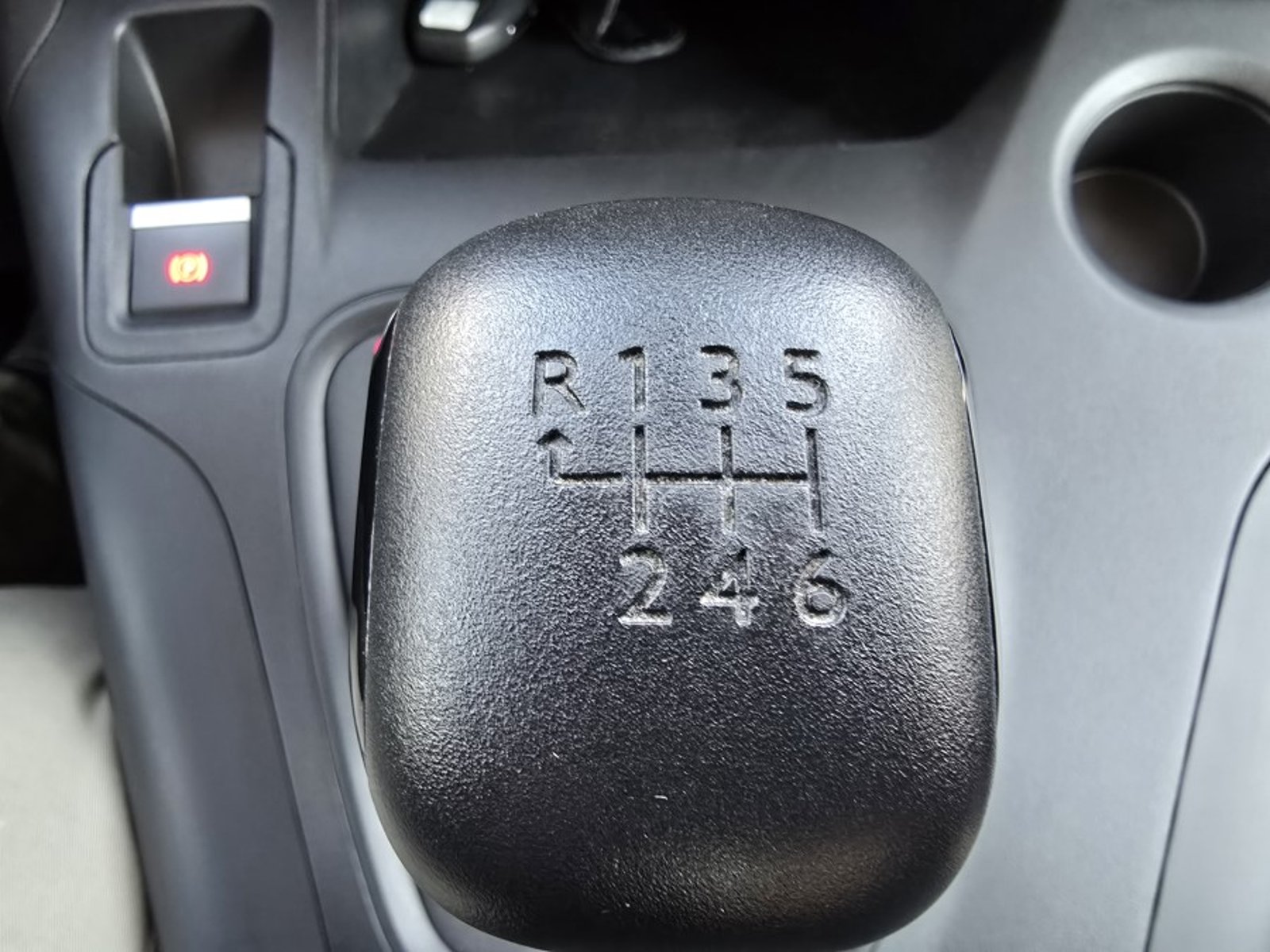 Peugeot RIFTER ALLURE BLUE HDI 4X2 1.5 2024 - Foto 3 de 7