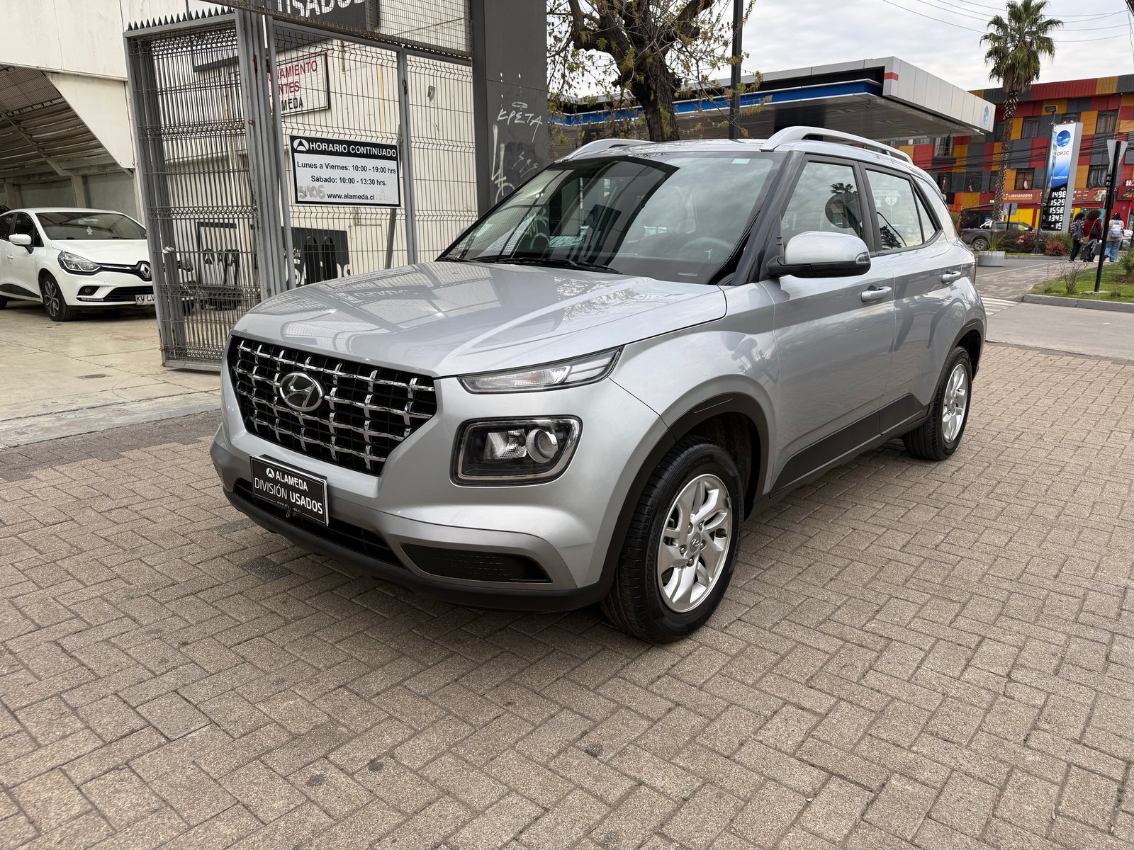 Hyundai VENUE QX 1.6 2022 - Foto 2 de 8
