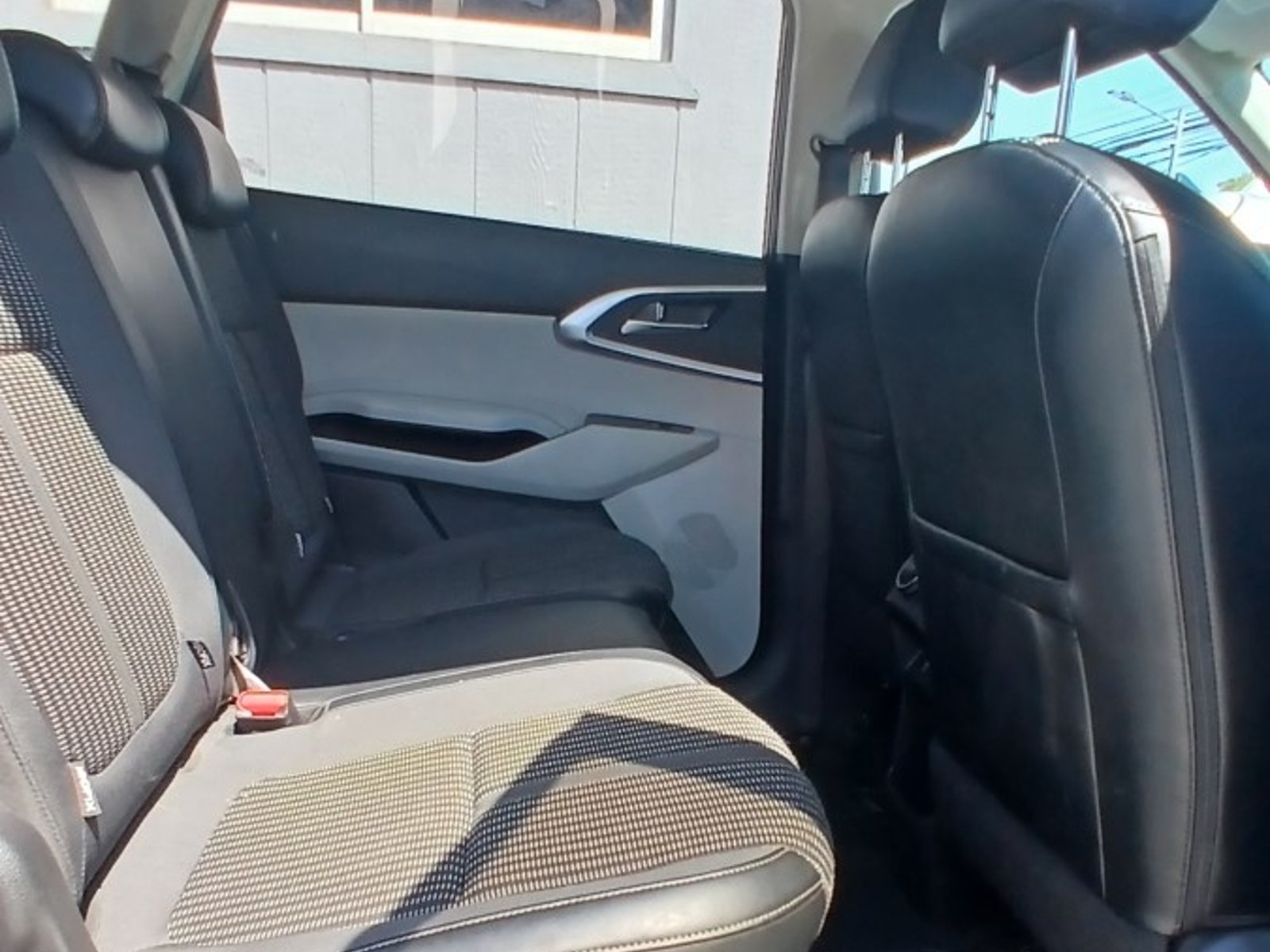 Kia CARENS EX 1.4 AUT 2024 - Foto 3 de 5