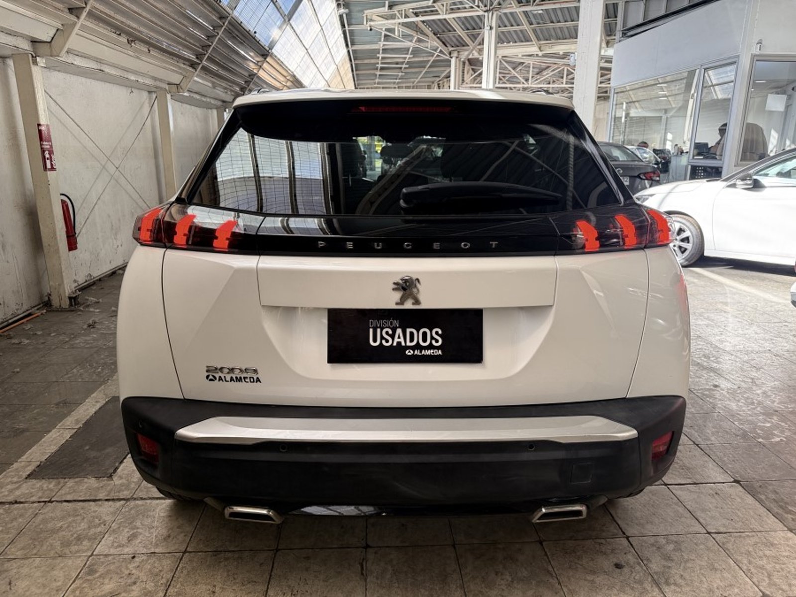 Peugeot 2008 PURETECH 130 4X2 1.2 2023 - Foto 4 de 9