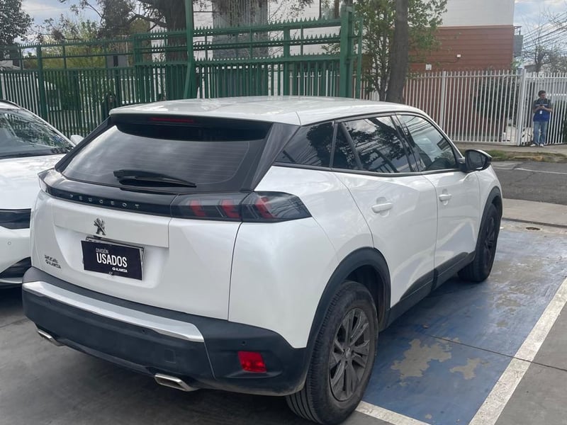 Peugeot 2008 PURETECH 130 4X2 1.2 2023 - Imagen 3 de 9