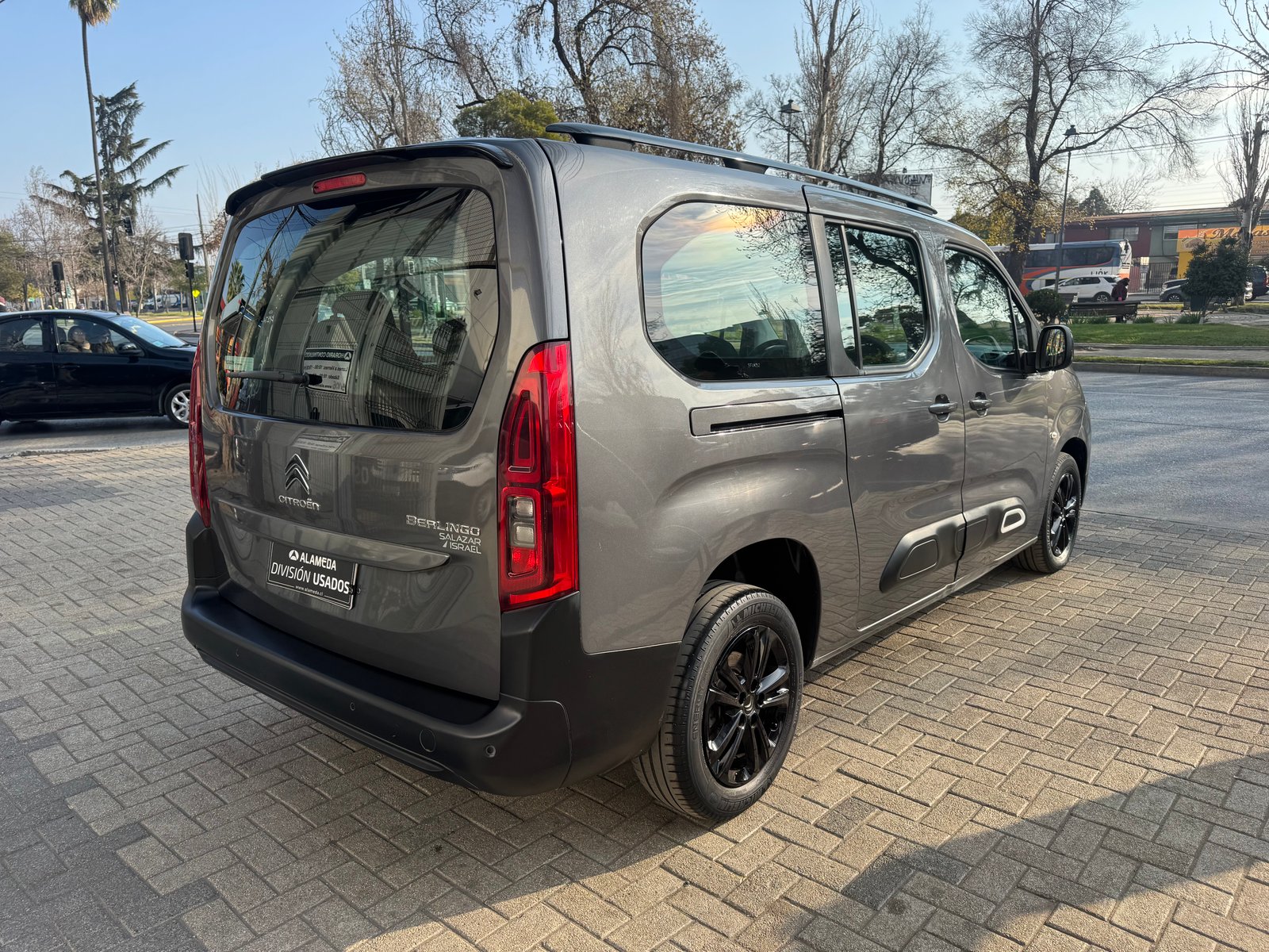 Citroën BERLINGO MULTISPACE BLUEHDI XL 1.5 2022 - Imagen 8 de 9