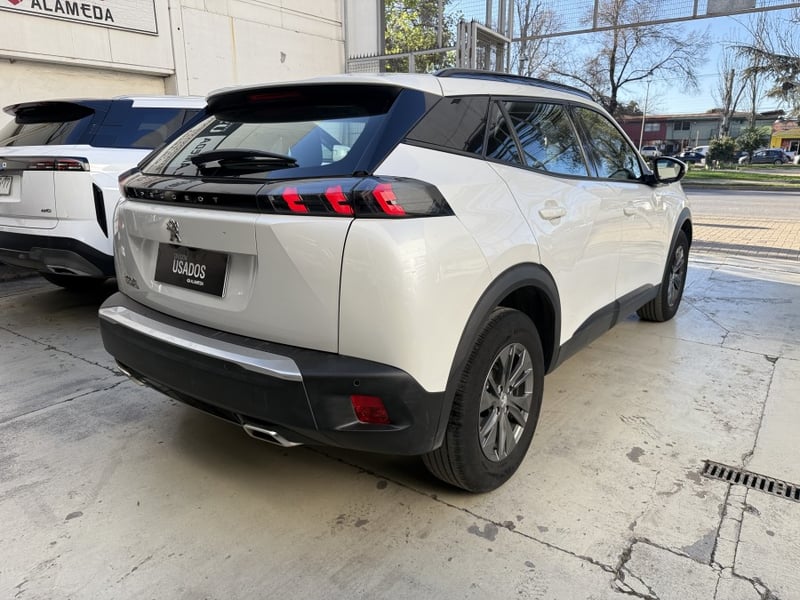 Peugeot 2008 PURETECH 130 4X2 1.2 2024 - Imagen 6 de 9