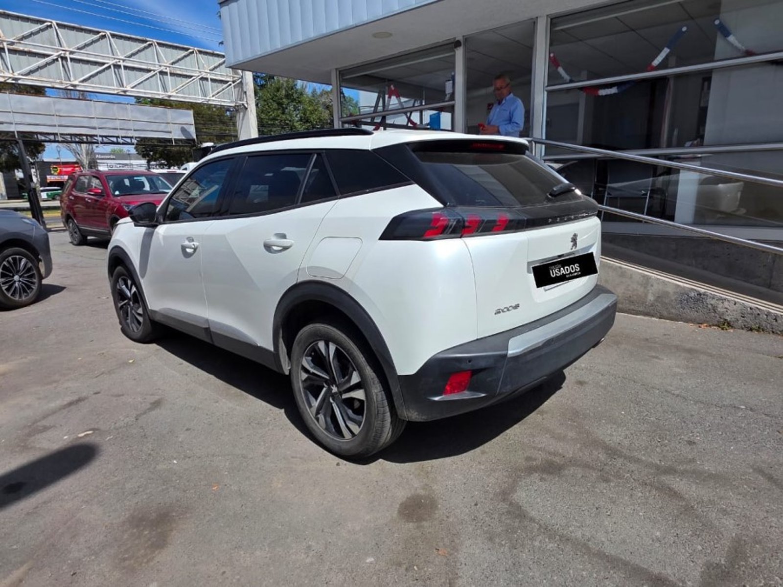 Peugeot 2008 BLUE HDI 130 EAT8 1.5 AUT 2023 - Foto 2 de 8