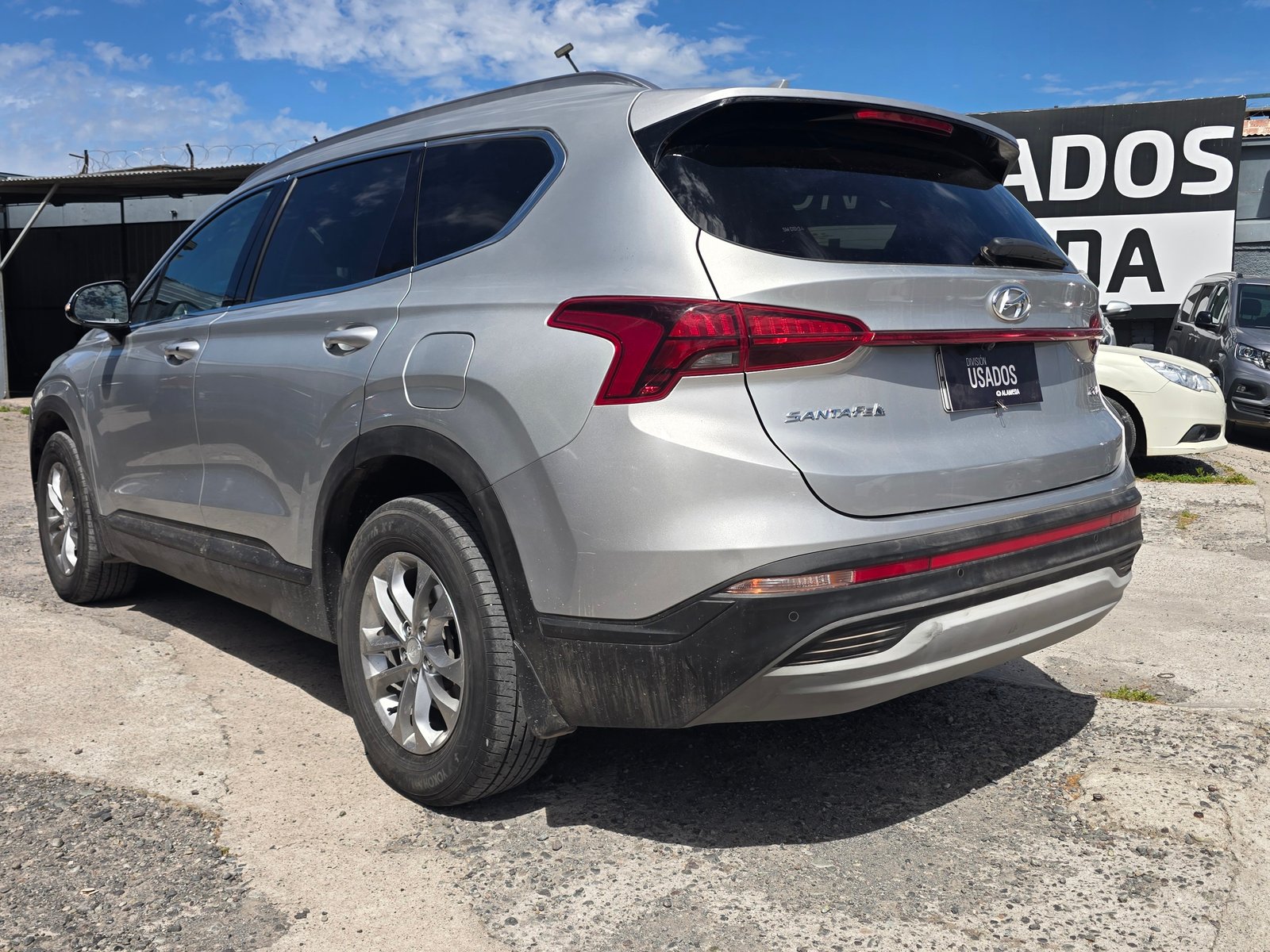 Hyundai SANTA FE TM CRDI 2.2 AUT 2023 - Foto 3 de 18