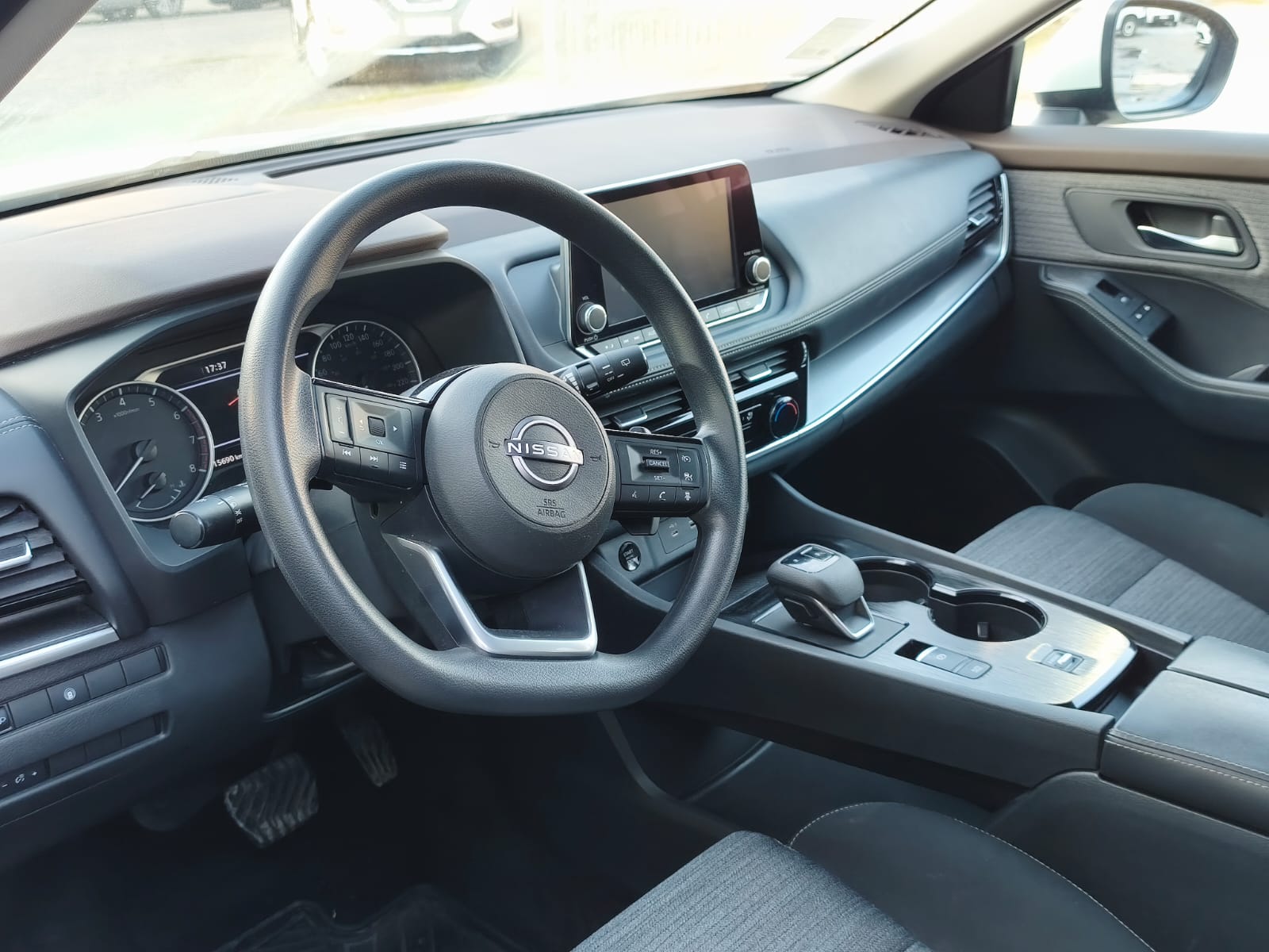Nissan X TRAIL 4X2 2.5 AUT 2025 - Foto 5 de 14