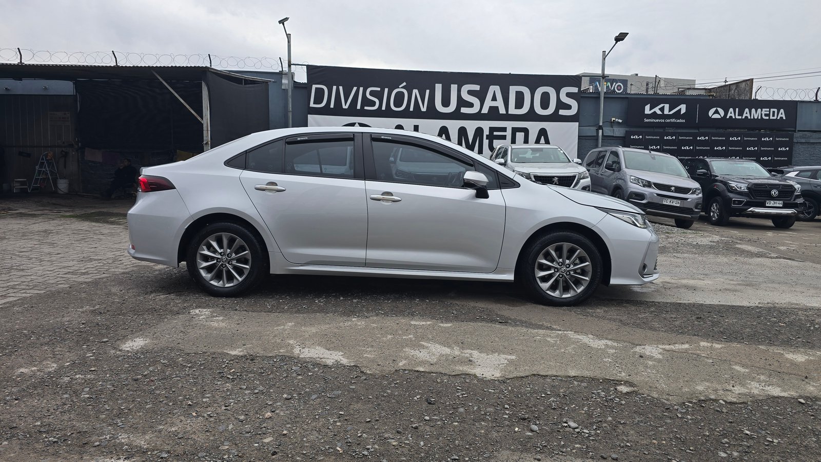 Toyota COROLLA XEI 2.0 2023 - Imagen 4 de 10