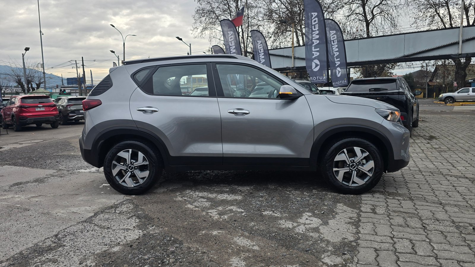 Kia SONET EX 1.5 2023 - Imagen 3 de 9