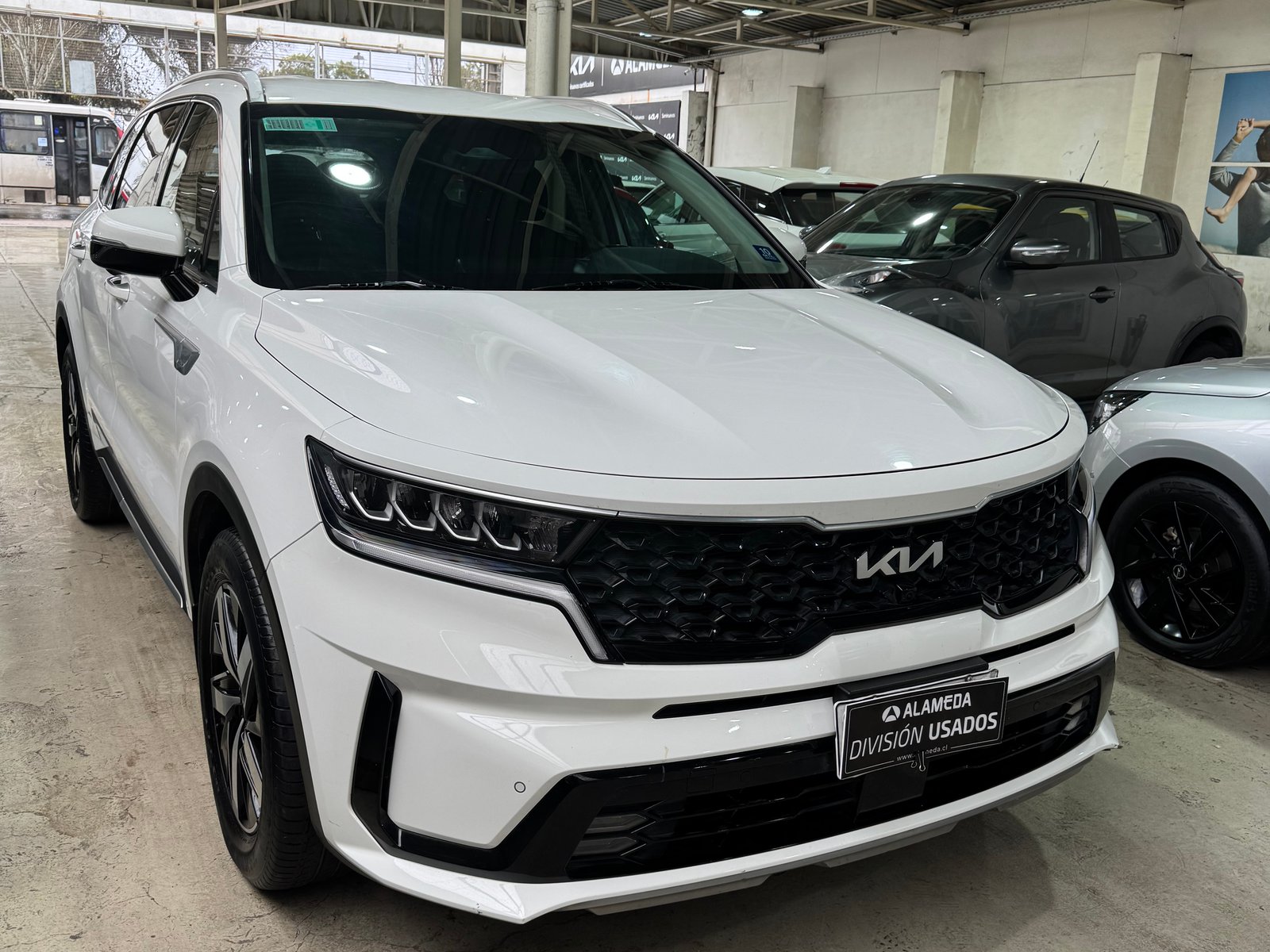 Kia SORENTO 2WD 2.5 AUT 2023 - Foto 2 de 8