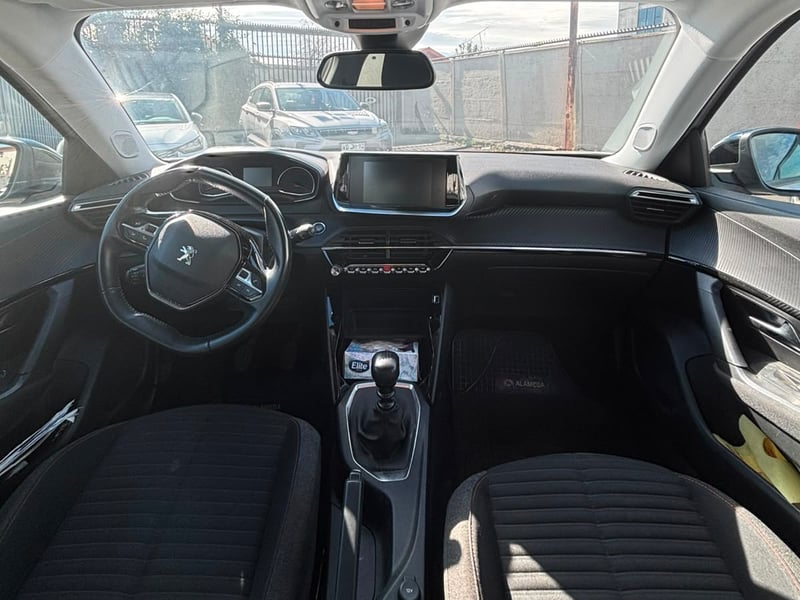 Peugeot 2008 PURETECH 130 1.2 2022 - Imagen 5 de 6