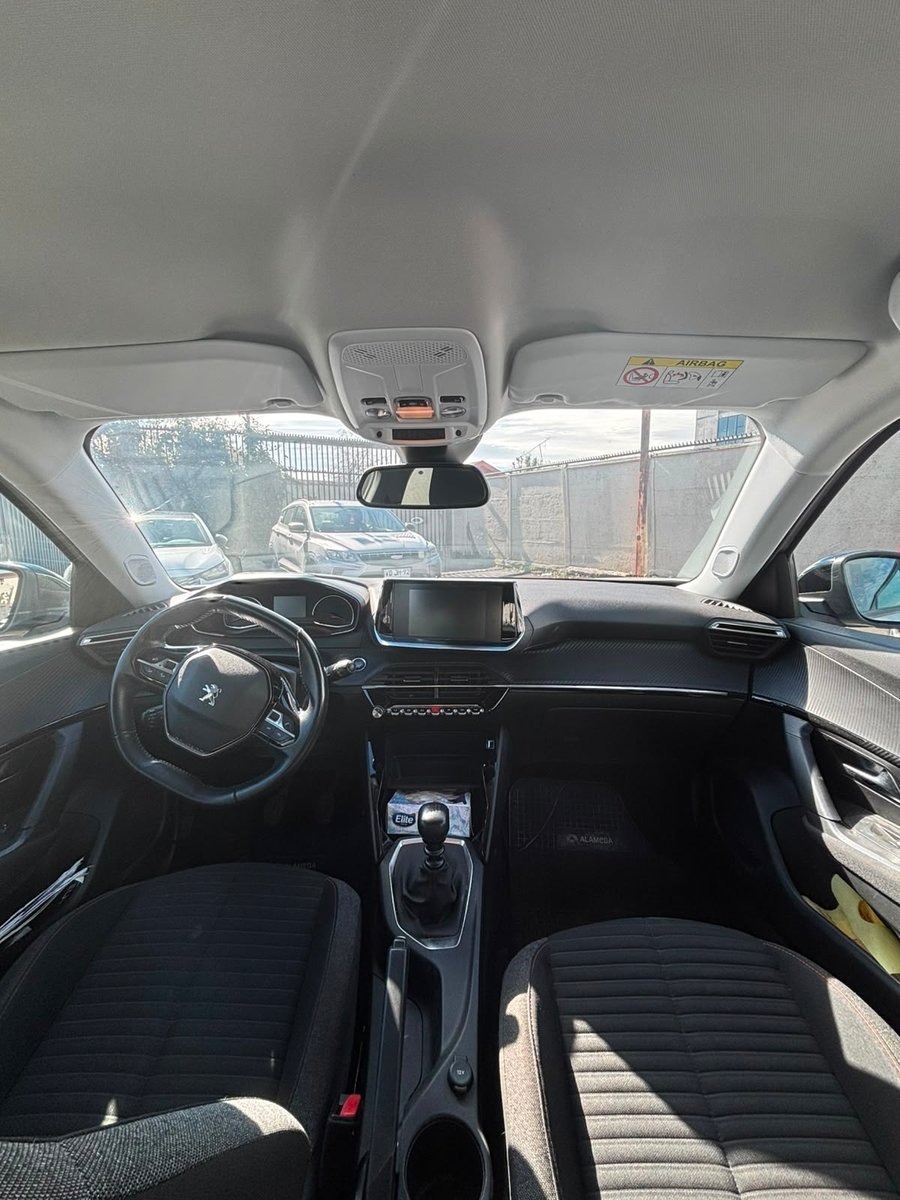Peugeot 2008 PURETECH 130 1.2 2022 - Imagen 5 de 6