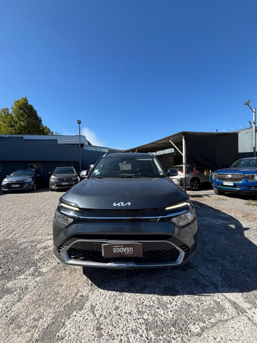 Kia CARENS EX 1.4 AUT 2023 - Imagen 6 de 8