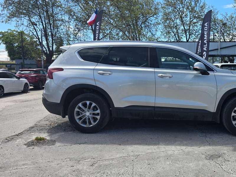 Hyundai SANTA FE TM CRDI 2.2 AUT 2023 - Imagen 7 de 18