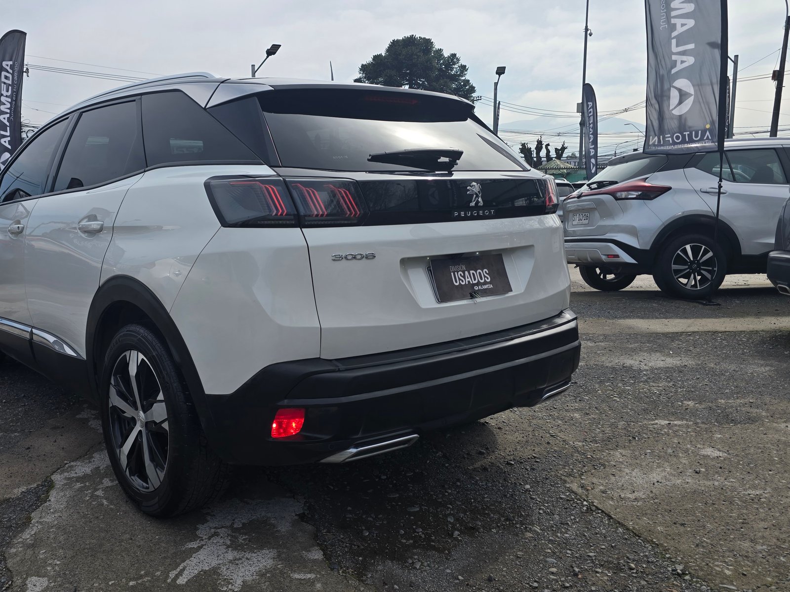 Peugeot 3008 BLUE HDI 1.5 2022 - Foto 2 de 10