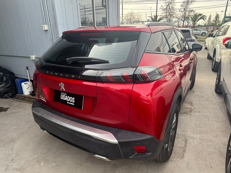 Peugeot 2008 PURETECH 130 1.2 2023 - Imagen 3 de 4