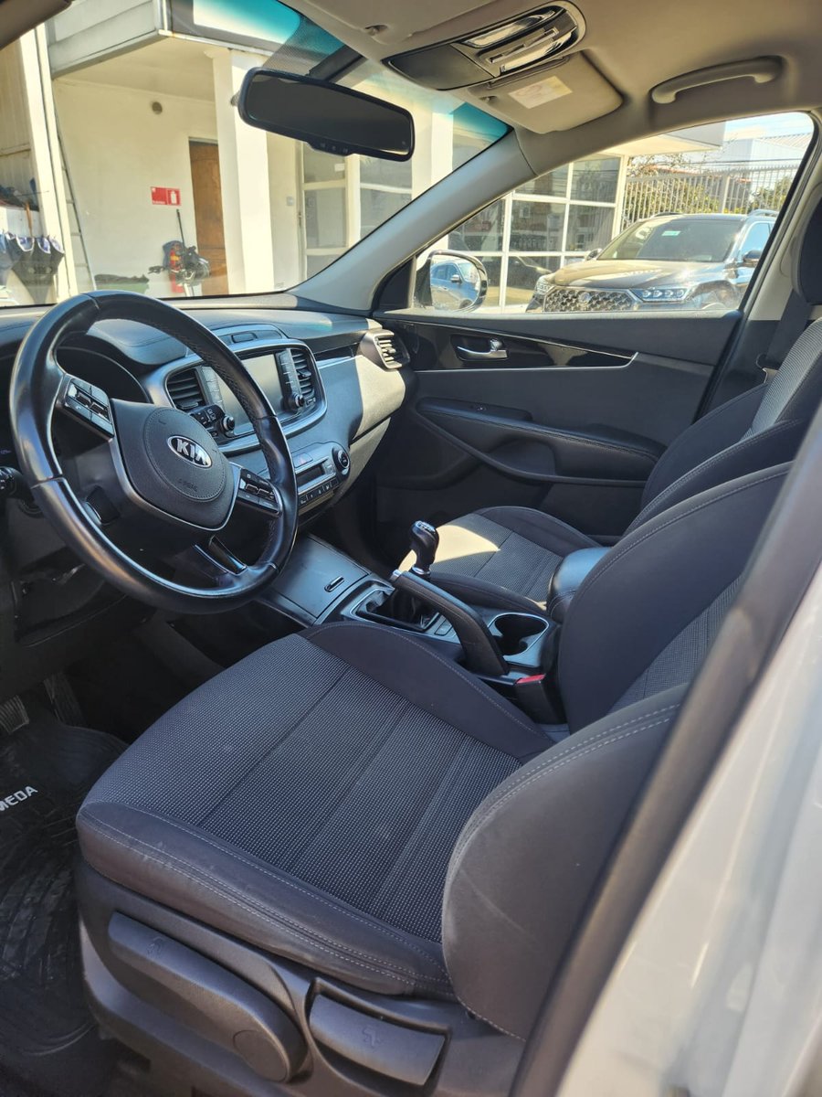 Kia SORENTO EX 2.4 2021 - Imagen 6 de 6