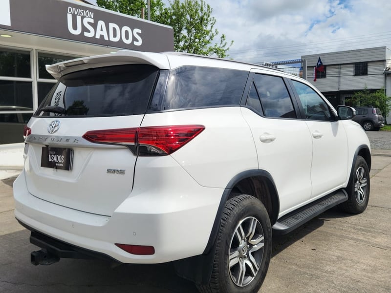 Toyota FORTUNER 2.7 AUT 2023 - Imagen 8 de 9