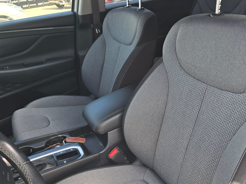 Hyundai SANTA FE TM CRDI 2.2 AUT 2023 - Imagen 17 de 18